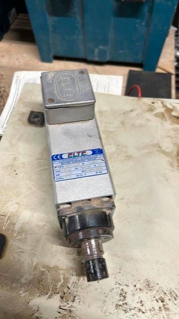 Spindelmoter en frequentie regelaar beschikbaar voor biedingen