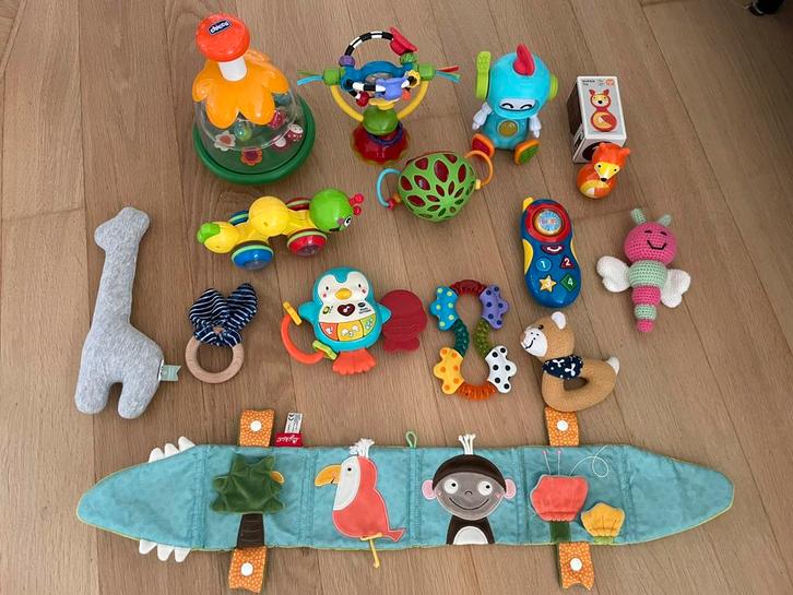 Speelgoed mix baby Vtech, Sigikid, rammelaar, boek, telefoon, Enfants & Bébés, Jouets | Jouets de bébé, Hochet, Avec lumière, Sonore