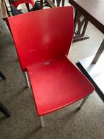 Chaises rouges en plastique, Ophalen, Zo goed als nieuw, Vijf, Zes of meer stoelen, Metaal