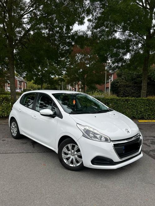 Peugeot 208, Auto's, Peugeot, Particulier, Bluetooth, Diesel, Euro 6, Stadsauto, 5 deurs, Handgeschakeld, Wit, Zwart, Stof, Voorwielaandrijving