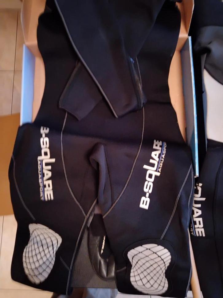 Twee dames surf pakken maat 38, Watersport en Boten, Duiken, Zo goed als nieuw, Ophalen