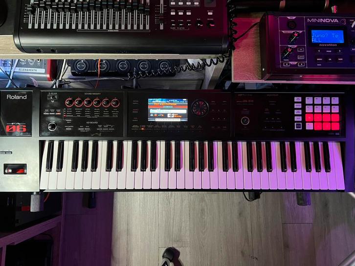Te koop: Roland FA 6, Musique & Instruments, Synthétiseurs, Utilisé, 49 touches, Roland, Avec connexion MIDI, Enlèvement