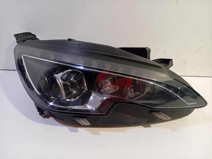 KOPLAMP RECHTS Peugeot 308 SW (L4 / L9 / LC / LJ / LR), Auto-onderdelen, Verlichting, Peugeot, Gebruikt