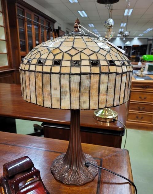 Antieke ronde Tiffany tafellamp bureaulamp, Huis en Inrichting, Lampen | Tafellampen, Zo goed als nieuw, 50 tot 75 cm, Glas, Metaal