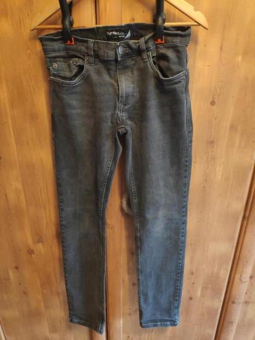 Grijze jeans Djambo jeans maat 28, Kleding | Heren, Spijkerbroeken en Jeans, Zo goed als nieuw, Grijs, Ophalen of Verzenden