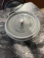 Staub la cocotte, Huis en Inrichting, Ophalen, Zo goed als nieuw, Gietijzer, Overige typen