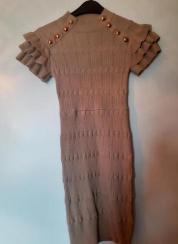 Beige jurk maat uni, zeer rekbare Stof, slecht 1x gedragen! beschikbaar voor biedingen
