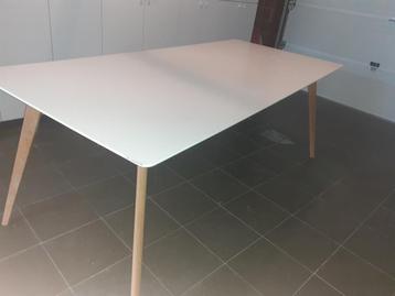 tafel eettafel  feesttafel afneembare poten tot 8 personen disponible aux enchères