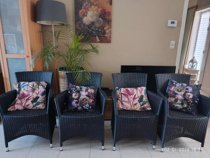 SET van 4 Zwarte Wicker stoelen Met witte zitkussens, Maison & Meubles, Canapés | Salons, Utilisé, Autres matériaux, Enlèvement