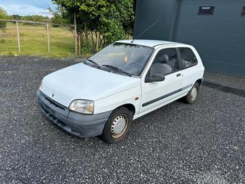 Renault Clio 1.2 essence 163000km moteur Très bon