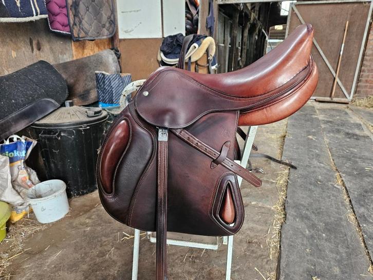 Springzadel Fleur de lys, Dieren en Toebehoren, Paarden en Pony's | Zadels, Gebruikt, Springen, Ophalen