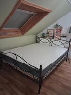 Bed met 2 lattenbodems en matras, Huis en Inrichting, Slaapkamer | Bedden, Ophalen, Gebruikt, Tweepersoons, Metaal