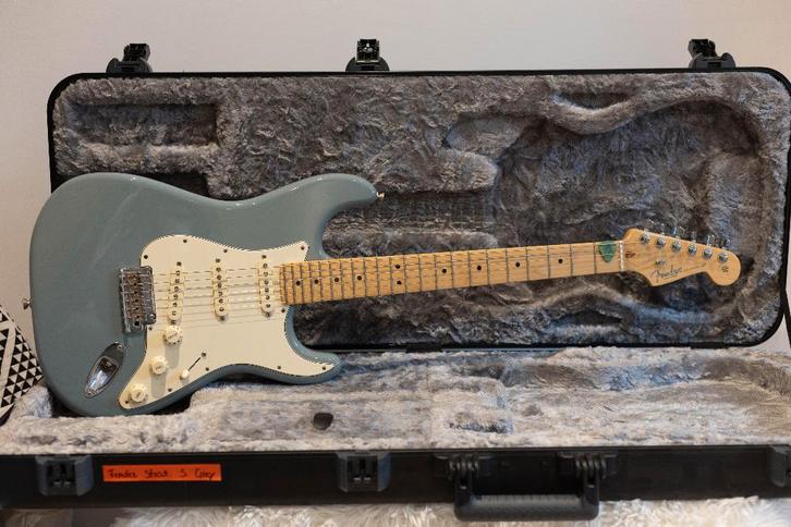 Fender Stratocaster American Professional Sonic Grey (2018), Muziek en Instrumenten, Snaarinstrumenten | Gitaren | Elektrisch
