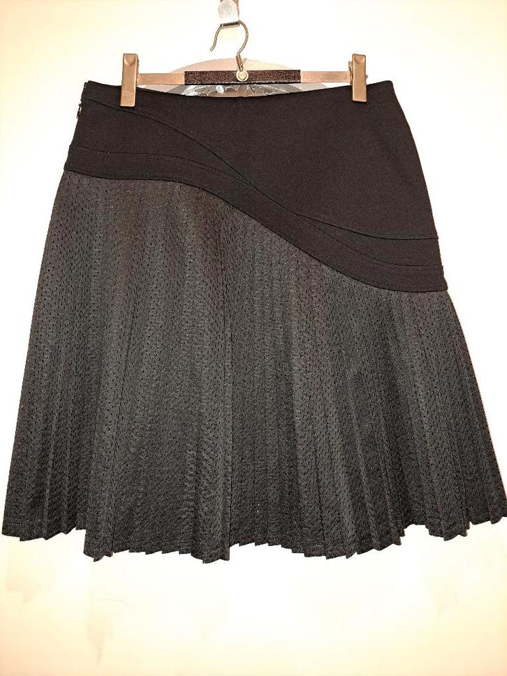 Karl Lagerfeld, knap rokje mt 36, in 97% zijde, Kleding | Dames, Rokken, Zo goed als nieuw, Maat 36 (S), Zwart, Boven de knie
