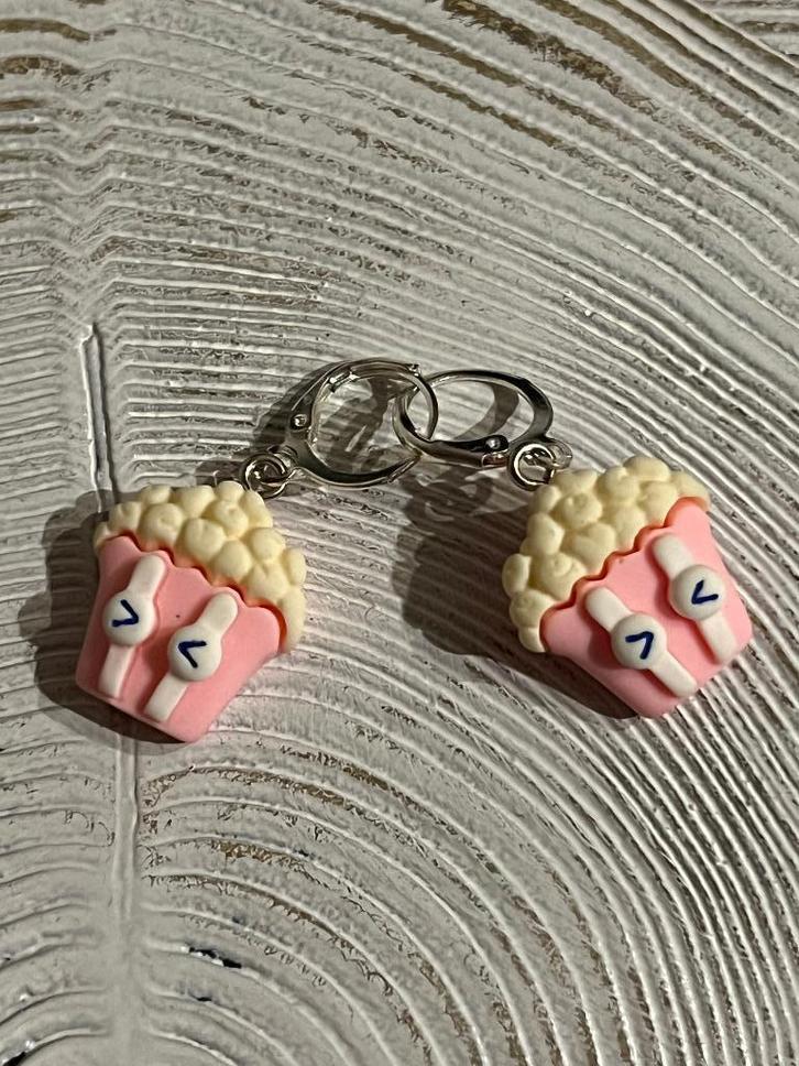Oorbellen setje popcorn, Handtassen en Accessoires, Kindersieraden, Nieuw, Oorbellen, Ophalen of Verzenden