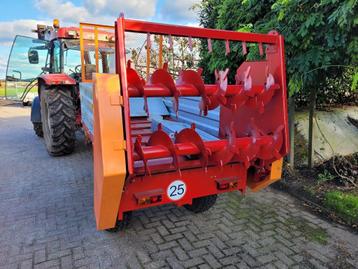 Mestverspreider   / mestkar 2.5 ton beschikbaar voor biedingen
