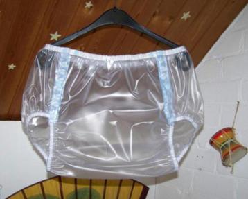 Plastic dames luierbroekjes 3x  beschikbaar voor biedingen