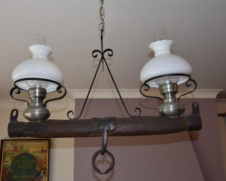 Luster in hoevestijl met tinnen onderdelen en opaal glas., Antiek en Kunst, Antiek | Verlichting, Ophalen
