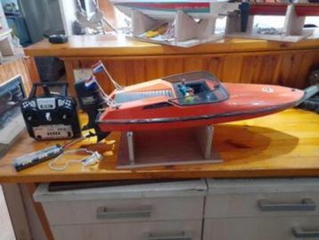 Pracht vintage  RC Robbe Princess speedboot RTR  beschikbaar voor biedingen