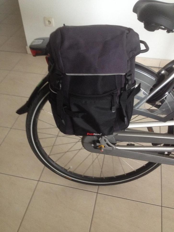 2xsportieve fietstas/Fast Rider/Afneembaar/Nwpr 49 euro, Fietsen en Brommers, Fietsaccessoires | Fietstassen, Zo goed als nieuw