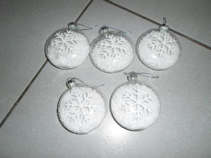 Kerstballen en versiering, Diversen, Kerst, Zo goed als nieuw, Ophalen