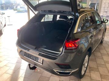 Volkswagen T-Roc 150tsi -AUTOMAAT -App -Leder/Stof sportzete beschikbaar voor biedingen