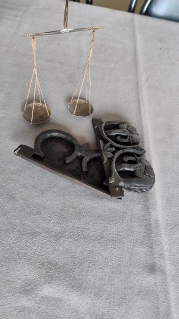 Ancienne balance Trébuchet de précision, Enlèvement ou Envoi