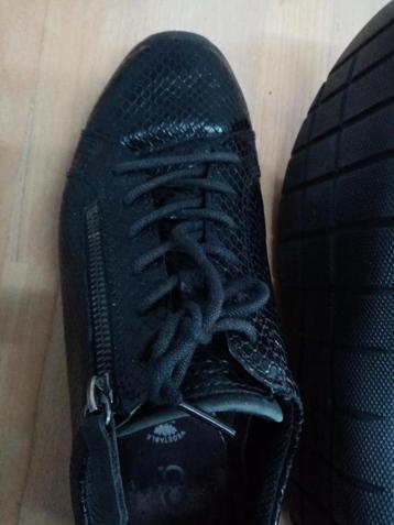 ECCO zwart veter- schoenen rits lage hakken + borstel mt 39 beschikbaar voor biedingen