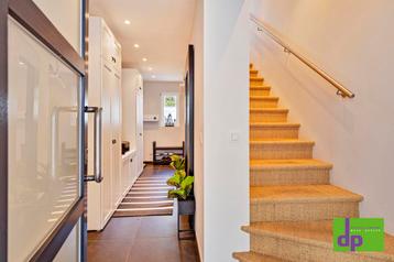 Appartement à Rhode-Saint-Genese, 3 chambres, 220 m², Appartement, 3 pièces