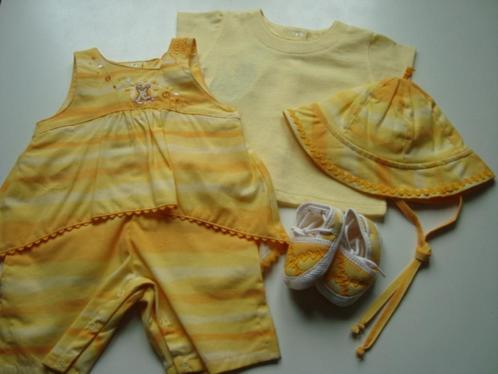 vêtement bébé 1 mois, Kinderen en Baby's, Babykleding | Maat 50, Nieuw, Meisje, Verzenden