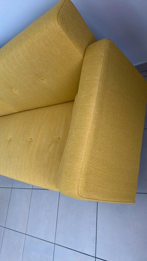 2-3-zits converteerbare gele bank, Huis en Inrichting, Zetels | Zetels, Zo goed als nieuw, Rechte bank, Driepersoons, 200 tot 250 cm