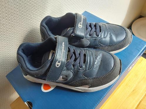 Champion maat 30 meisje, gebruikt...speelkampje?, Kinderen en Baby's, Kinderkleding | Schoenen en Sokken, Gebruikt, Sportschoenen