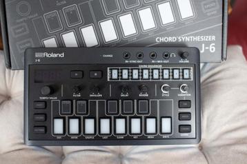 Roland AIRA Compact J-6 Chord Synth beschikbaar voor biedingen