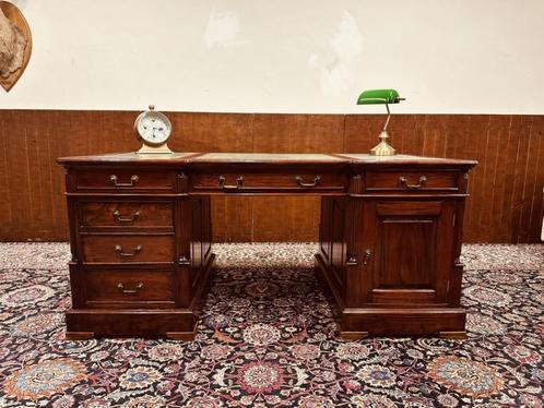 Klassiek Engels Chesterfield Bureau Partnerdesk, Antiek en Kunst, Antiek | Kantoor en Zakelijk, Ophalen of Verzenden
