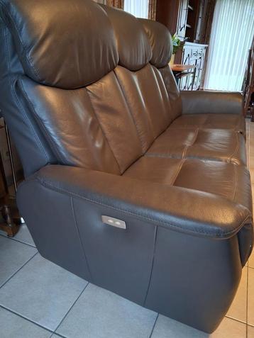3zit met 2 relaxen en 1gewone zetel beschikbaar voor biedingen