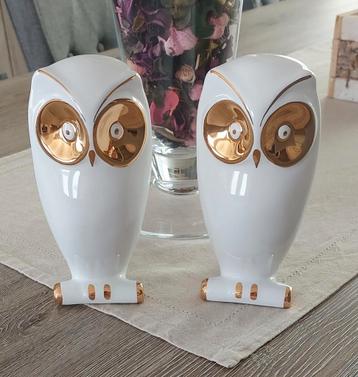 Uiltjes ( 2 stuks ) als decoratie. beschikbaar voor biedingen