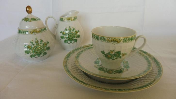Eet - en koffieservies wit en groen - Eschenbach, Huis en Inrichting, Keuken | Servies, Nieuw, Compleet servies, Overige stijlen