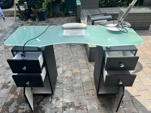 Manicure tafel met afzuigsysteem en licht, Huis en Inrichting, Tafels | Salontafels, Zo goed als nieuw, Rechthoekig, Glas, Ophalen