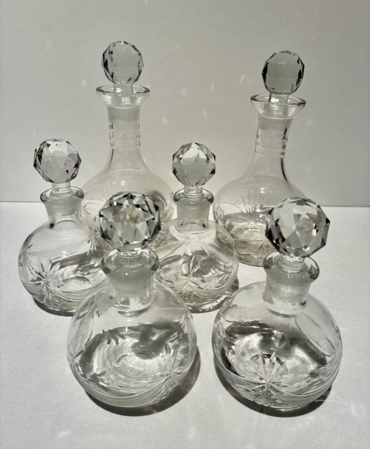 Lot de 6 nouvelles petites bouteilles en verre taillé., Maison & Meubles, Accessoires pour la Maison | Autre, Neuf, Enlèvement ou Envoi