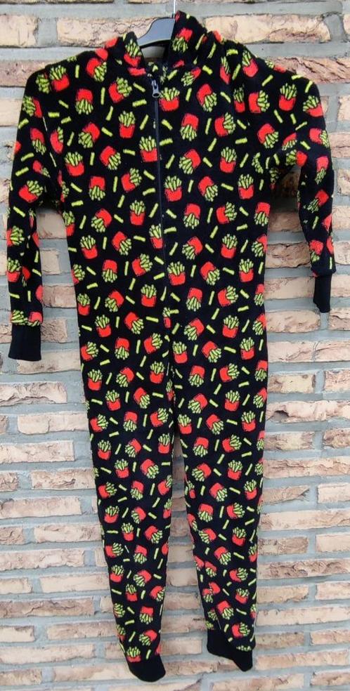 Grappige Onesie met Frietjes maat 134/140 Fleece, Kinderen en Baby's, Kinderkleding | Maat 134, Zo goed als nieuw, Jongen of Meisje