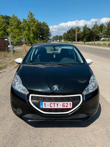 Peugeot 208 * 2015* Benzine 1.0* 43.000 km airco beschikbaar voor biedingen
