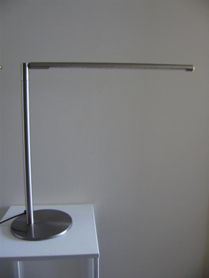 DESIGN : Bureaulamp met 12 LED's , verticaal instelbaar, Divers, Accessoires de bureau, Comme neuf, Enlèvement