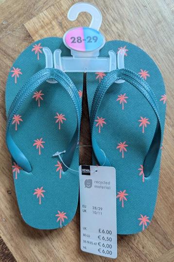 28-29 teenslippers van Hema beschikbaar voor biedingen