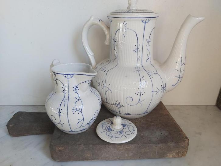 Mooie oude koffie en melk kan Boch Copenhague, Antiek en Kunst, Antiek | Servies los, Ophalen of Verzenden