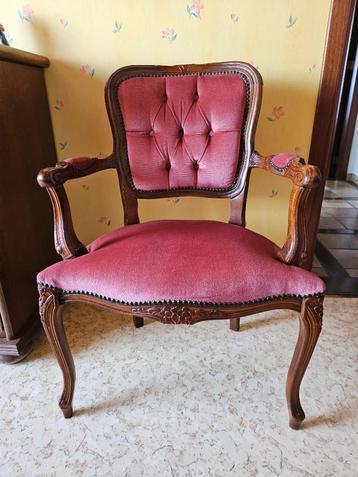 Louis XV fauteuil beschikbaar voor biedingen