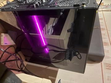 custum gaming pc 1jaar oud enkel gebruikt voor racing  beschikbaar voor biedingen