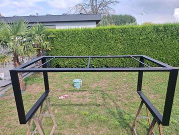 Metalen onderstel eetplaatstafel, Enlèvement, Utilisé