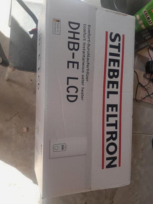Stiebel Eltron DHB-E LCD-scherm, Doe-het-zelf en Bouw, Chauffageketels en Boilers, Nieuw, Geiser, Minder dan 3 jaar oud, Terugslagbeveiliging (TTB)