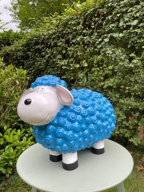(Tuin)Beeld vrolijk Bolschaap, tuin, vijver, zwembad 60cm, Tuin en Terras, Tuinbeelden, Nieuw, Dierenbeeld, Kunststof, Ophalen of Verzenden