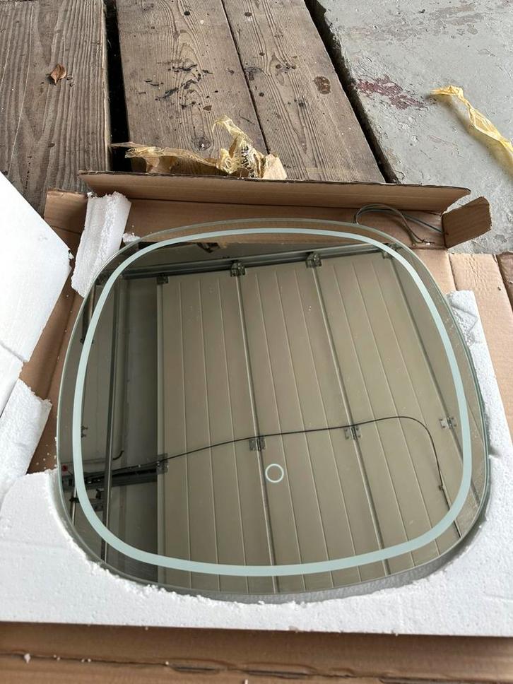 Detremmerie spiegel met ledverlichting voor badkamer/toilet, Huis en Inrichting, Woonaccessoires | Spiegels, Nieuw, Minder dan 50 cm